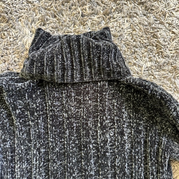 BCBG Elegant Black Turtleneck Sweater Dress. <<<<140>>>>> - Picture 7 of 8